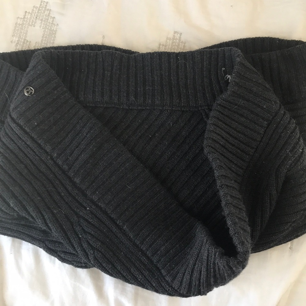 lululemon Merino Wool cowl scarf